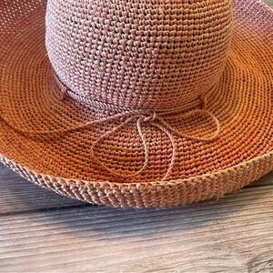 Helen Kaminski | Raffia Crochet Hat in soft corral